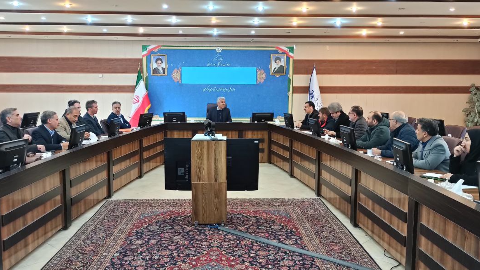 جلسه واگذاری ساختگاه های منتخب استان به سرمایه گذاران جهت احداث نیروگاه خورشیدی برگزار شد.