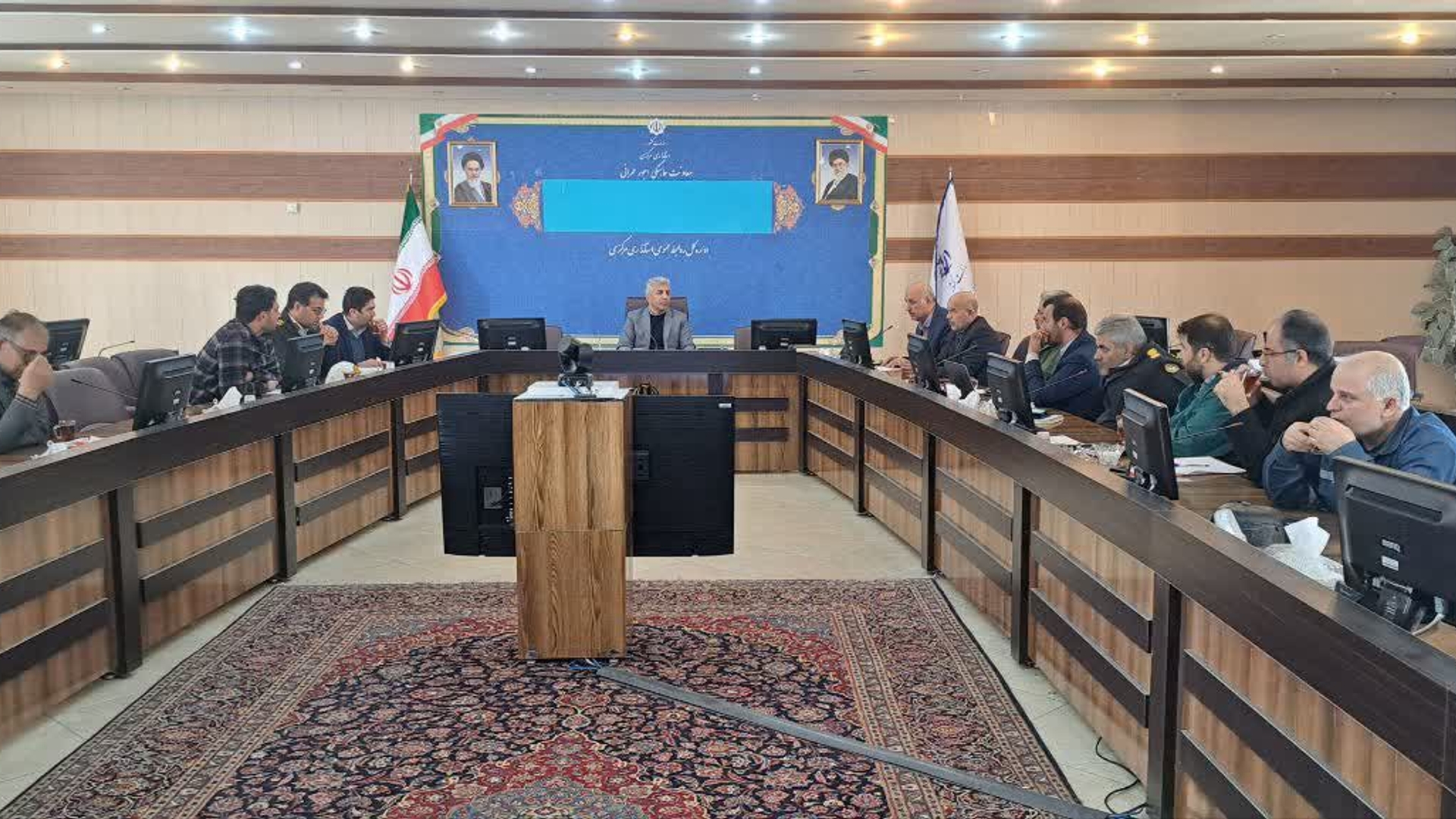 جلسه بررسی مشکلات کنار گذر شمالی اراک( راه دسترسی تیپ یکم سپاه روح اله استان) برگزار شد.