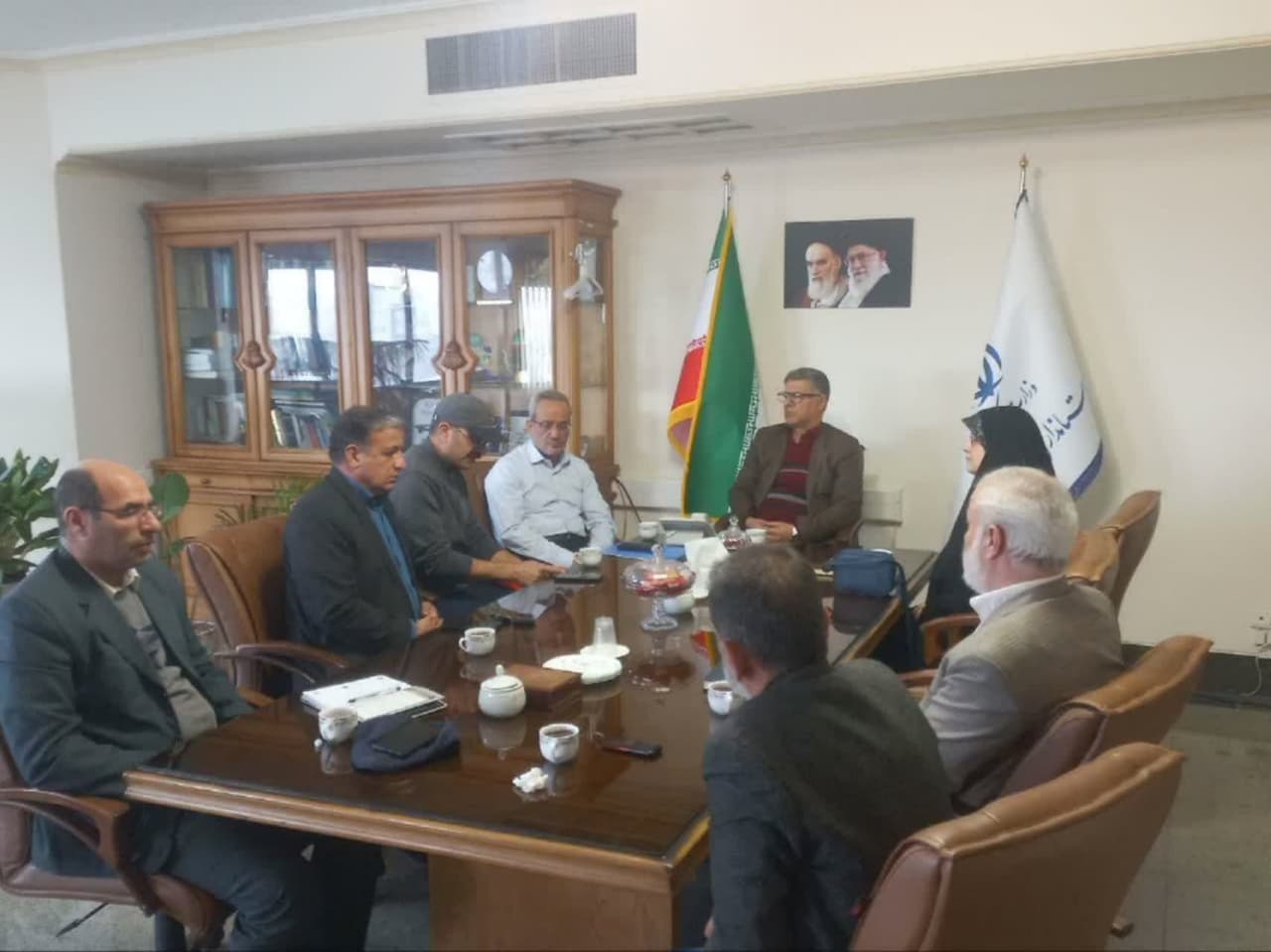 📌دیدار و گفتگو برخی از فعالین اجتماعی شهرستان تفرش با دکتر قمری سرپرست معاونت سیاسی، امنیتی و اجتماعی استانداری