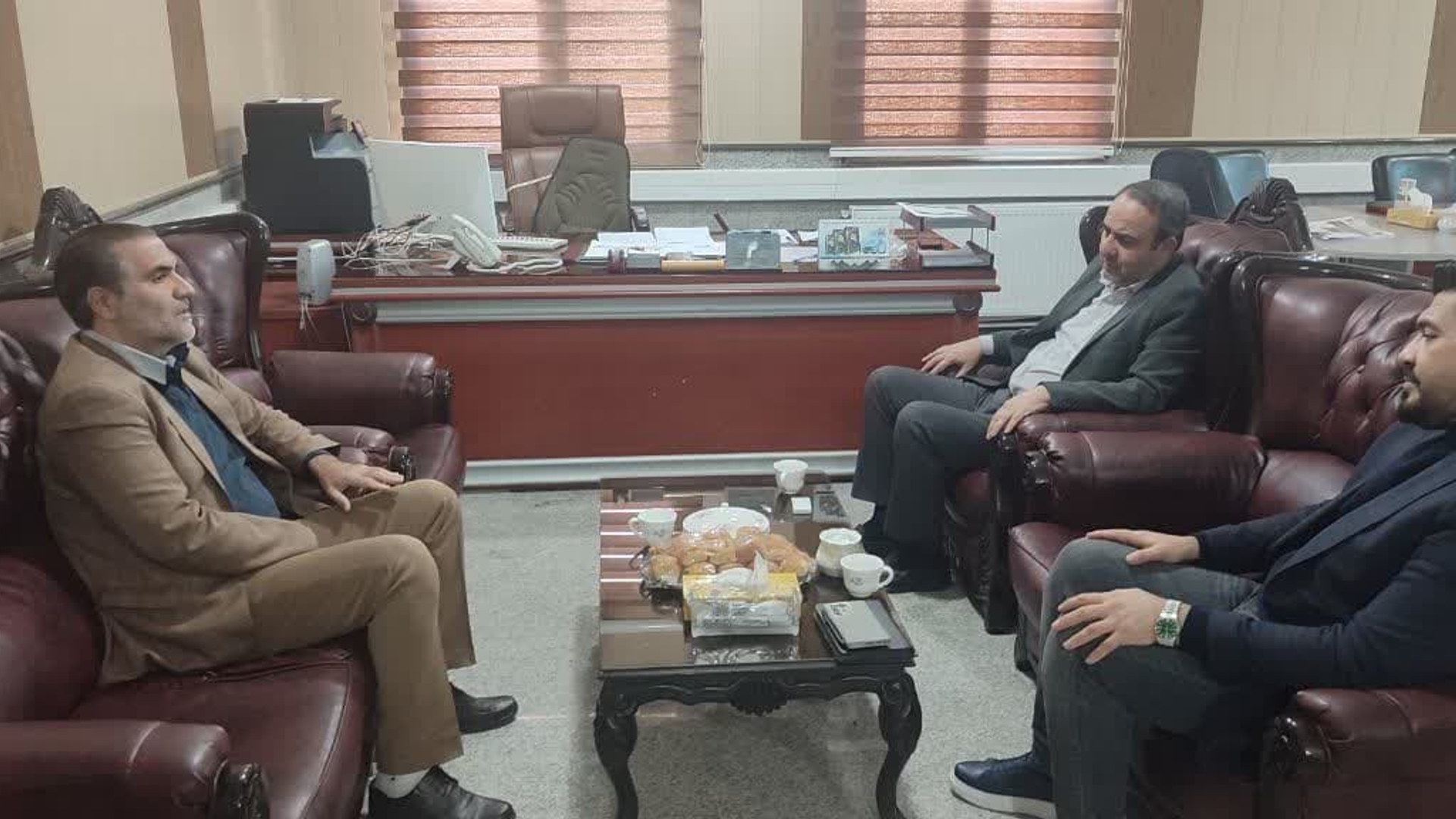 جلسه بررسی رفع مشکلات مردم در خصوص شرکت سبز غزال میهن