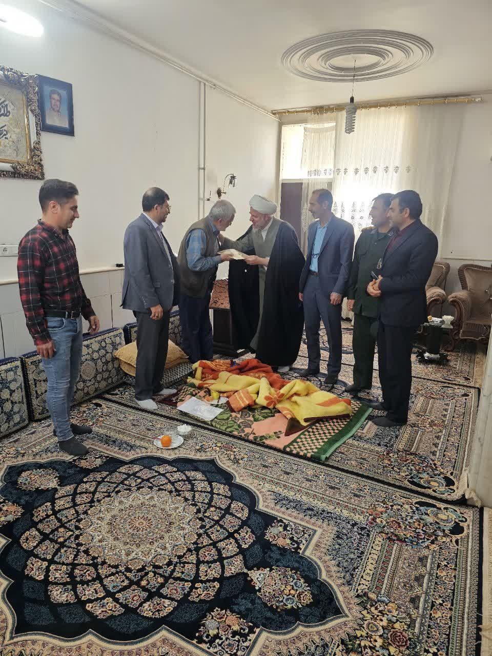 دیدار مسئولین با جانبازان ۸ سال دفاع مقدس