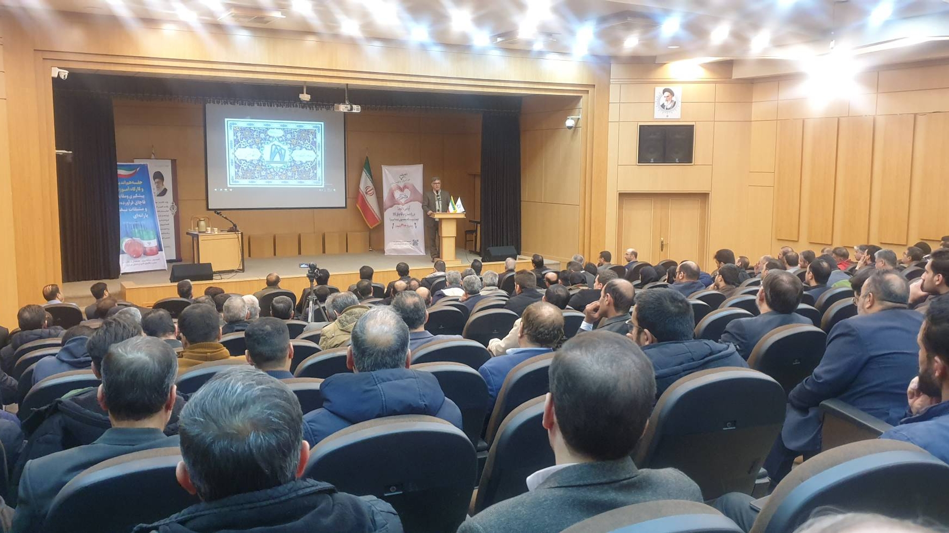 برگزاری جلسه هم اندیشی و کارگاه آموزشی پیشگیری و مقابله با قاچاق فرآورده‌ها و مشتقات نفتی