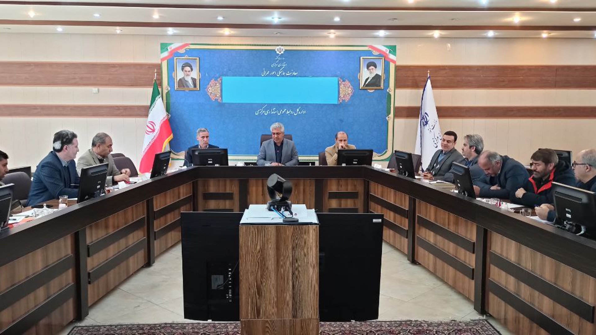 جلسه واگذاری ساختگاه های منتخب استان به سرمایه گذاران جهت احداث نیروگاه خورشیدی برگزار شد..