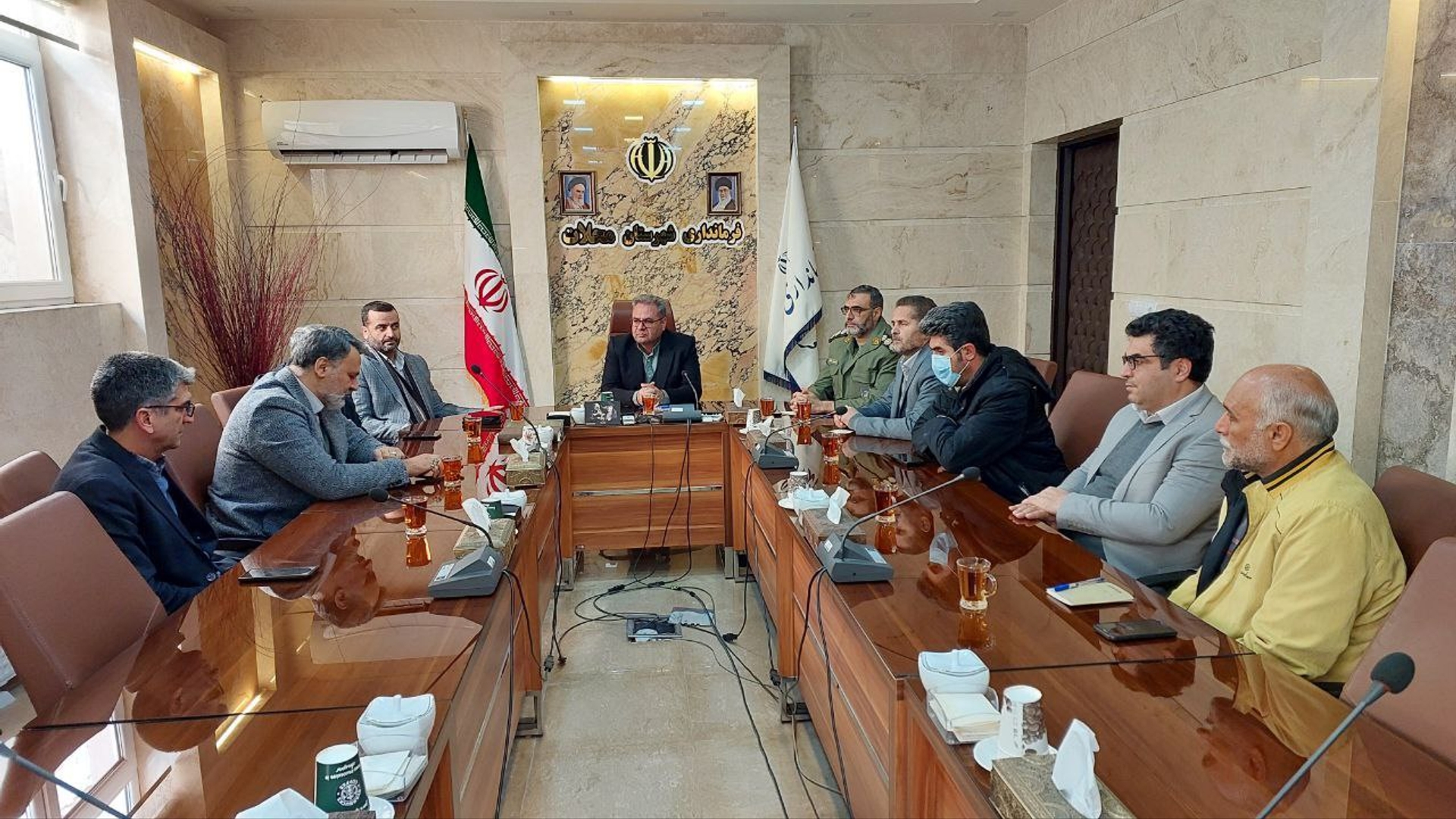 جلسه هماهنگی با بسیج اصناف درخصوص انجام طرح نظارت بر بازار شب عید و ماه مبارک رمضان در فرمانداری شهرستان محلات برگزار شد.