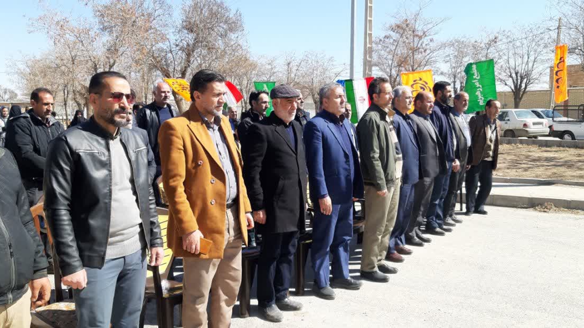 مراسم کلنگ زنی زمین چمن مصنوعی روستای میقان با حضور فرماندار برگزار گردید