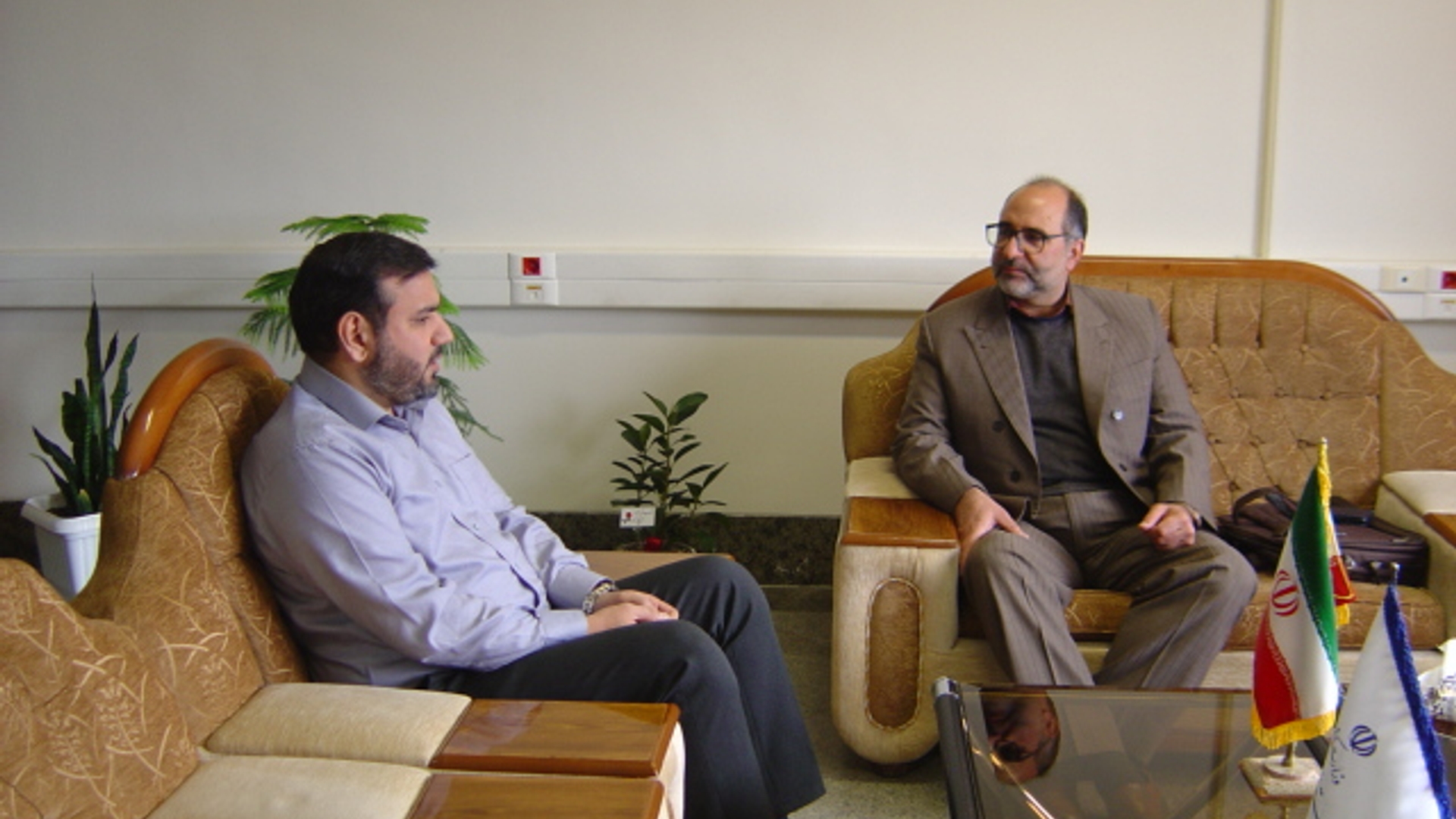 دیدار و ملاقات جناب آقای شایسته فر دبیرکمیسیون شورای هماهنگی مبارزه مواد مخدر استان با جناب آقای برنج زاده سرپرست اداره کل امنیتی و انتظامی ساعت 30/ 9 روز شنبه مورخ 18/ 12/ 1403 برگزار گردید. در این دیدار ضمن تبریک فرا رسیدن حلول ماه مبارک رمضان و تبریک اتصاب جناب آقای برنج زاده سرپرست اداره کل امنیتی و انتظامی .