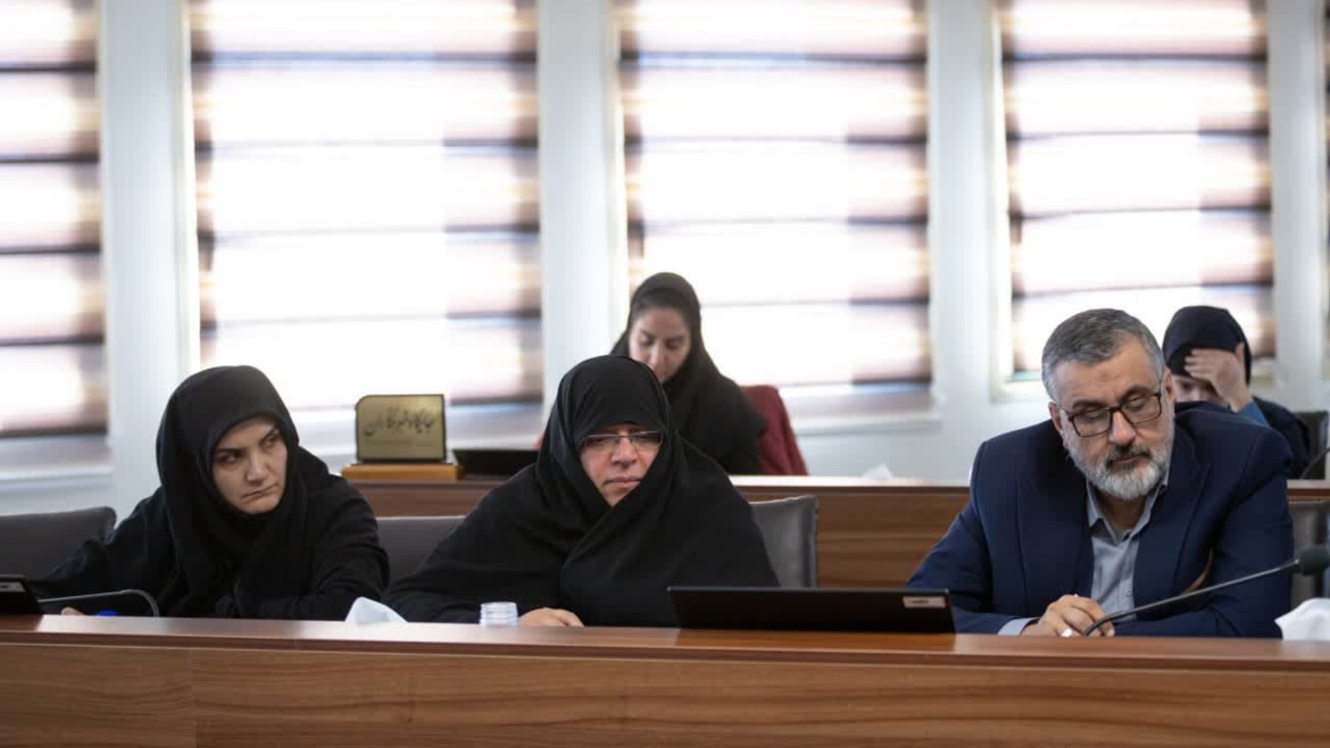 حضور مفتح زاده  مدیرکل امور زنان وخانواده  استان  درنشست شورای  آموزش و پرورش  استان