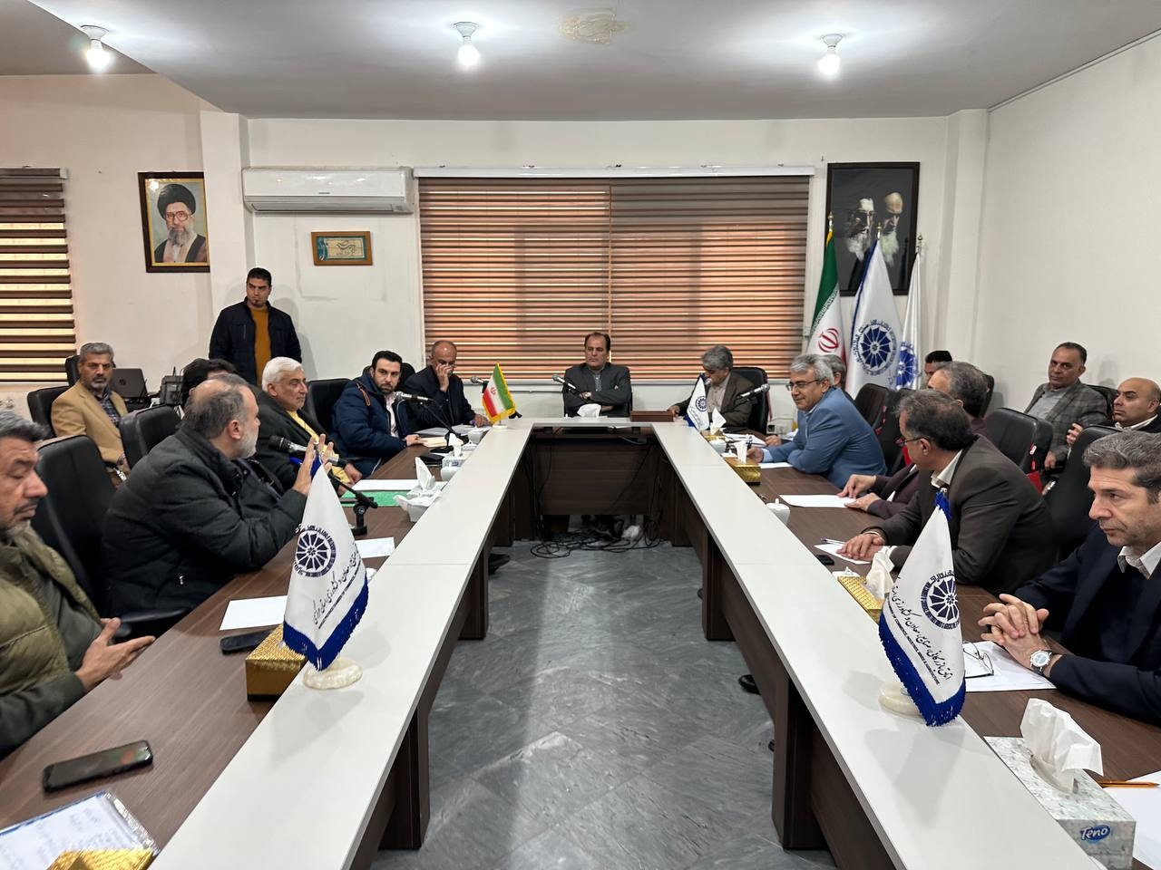 نشست فرماندار ویژه ساوه با صنعتگران و تولیدکنندگان