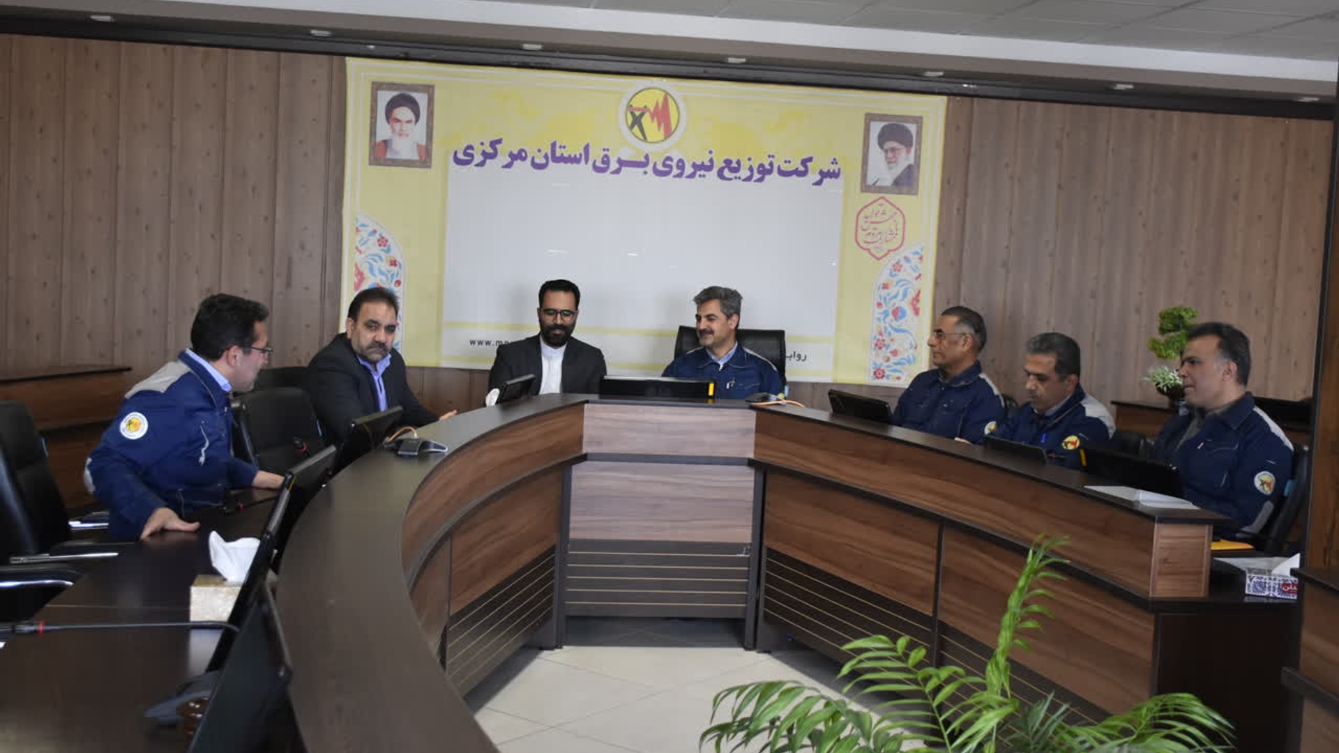 تقدیر از مدیرعامل شرکت توزیع برق توسط مدیرکل پدافند غیرعامل