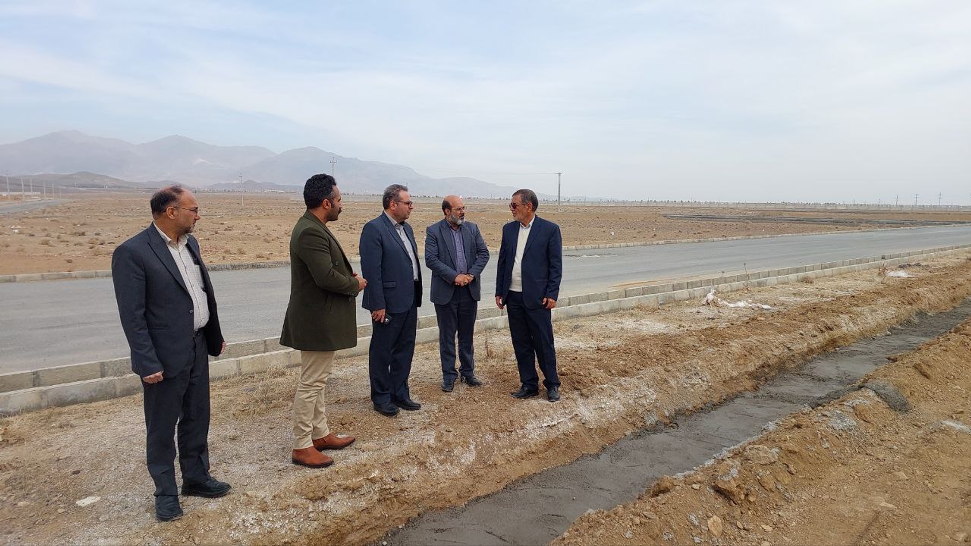 بررسی میدانی پروژه‌ی شهرک ماهیان زینتی شهر محلات