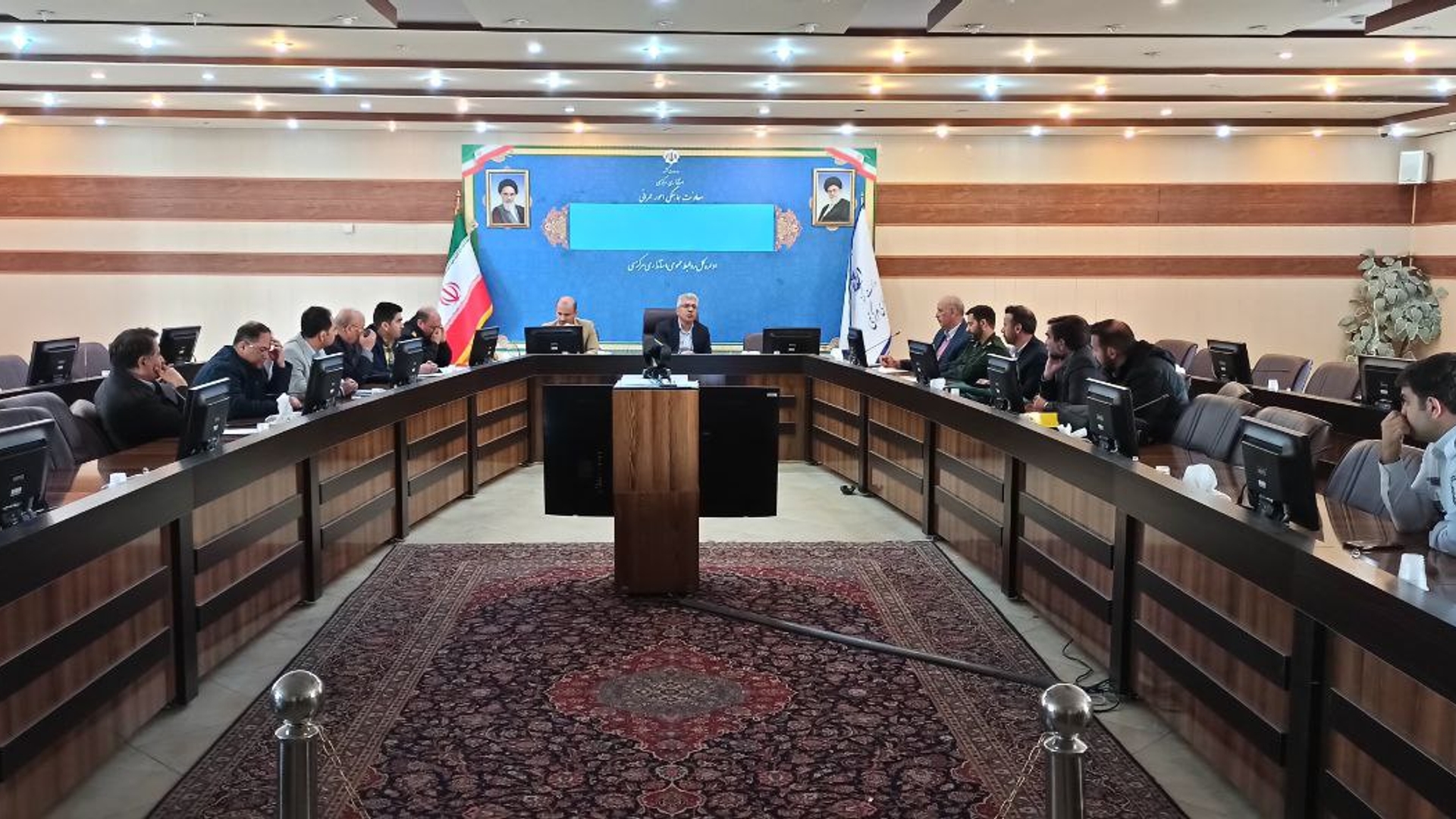 برگزاری جلسه بررسی مشکلات پروژه آزاد راه کنارگذر شمالی اراک