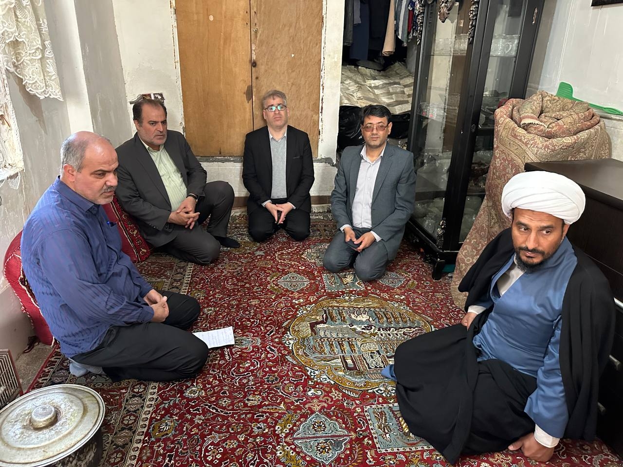 ديدار فرماندار ویژه ساوه با خانواده مددجويان تحت پوشش كميته امداد امام خميني (ره)