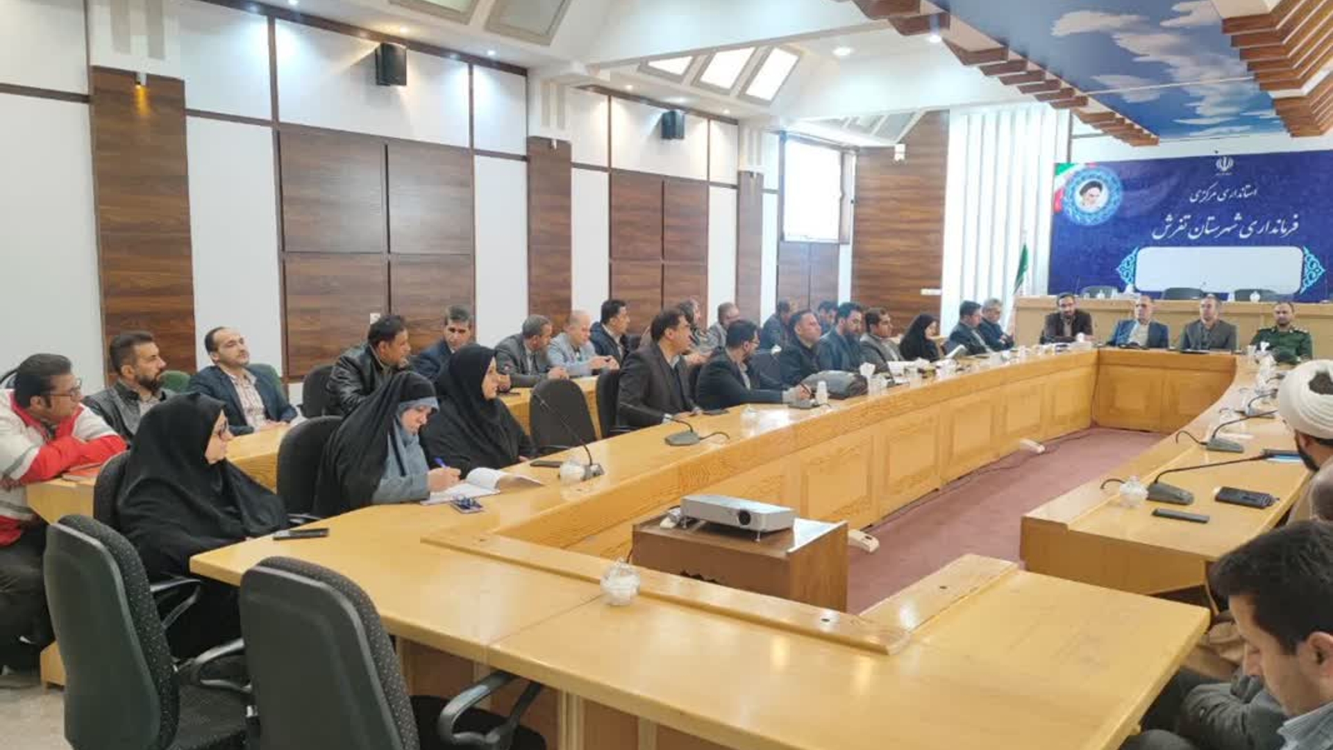 جلسه شورای اداری شهرستان برگزار شد :