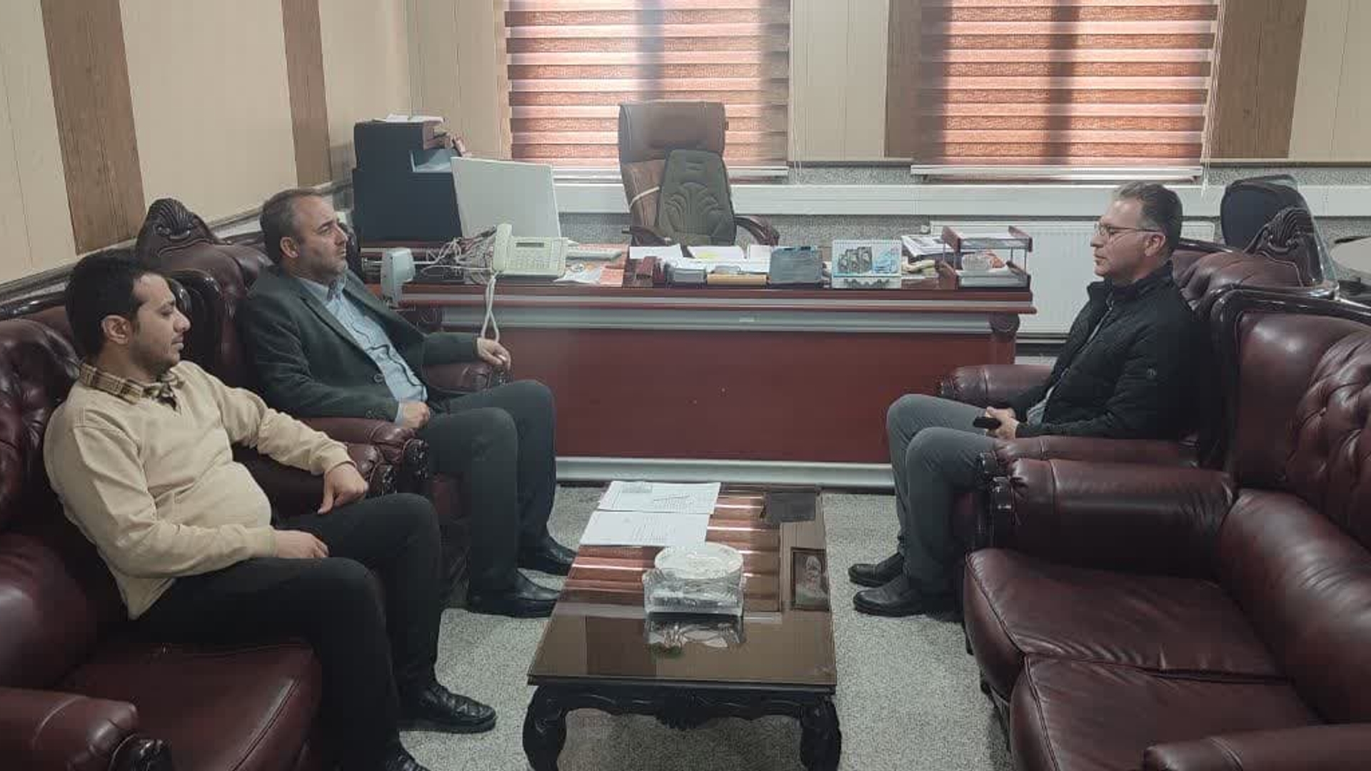 ملاقات مردمی و دیدار چهره به چهره فرماندار با شهروندان