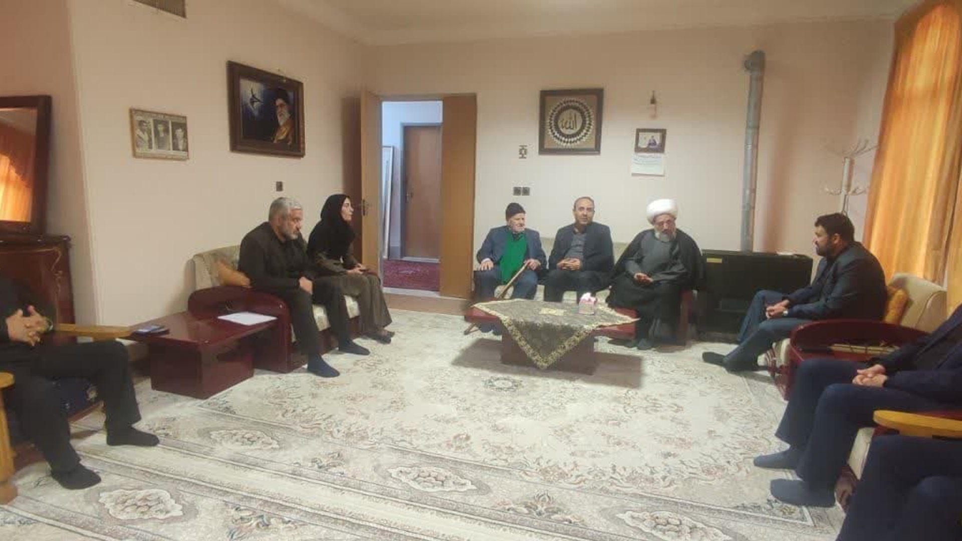 تجلیل مسئولین شهرستان زرندیه از خانواده معظم شهید والامقام "سید حمید موسوی خوشدل" در شهر زاویه