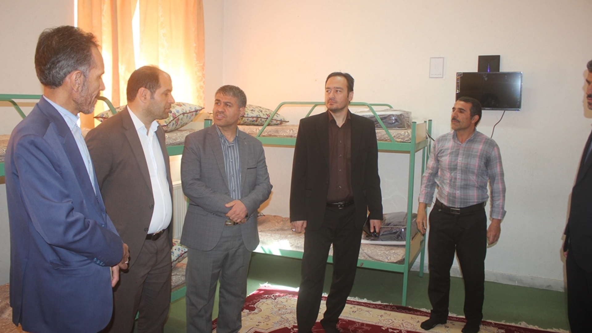 فرماندار و نماینده مردم خمین در مجلس از ستاد اسکان مسافران نوروزی شهرستان بازدید کردند