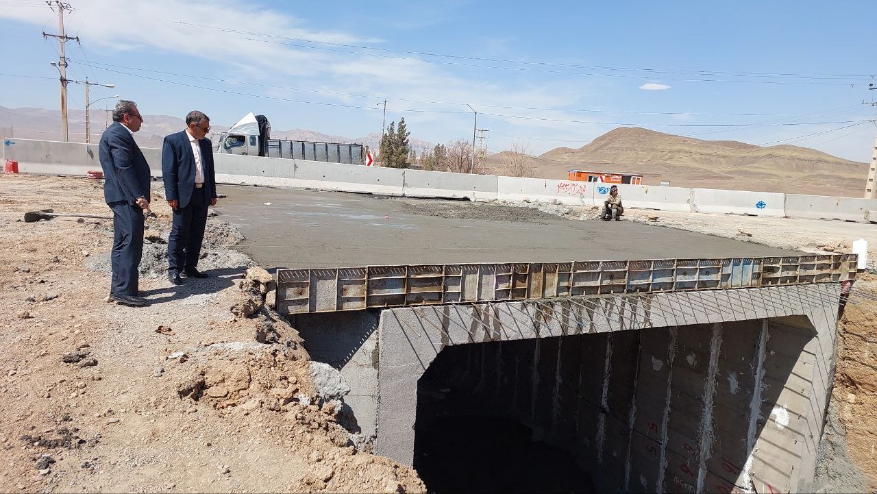 بررسی میدانی وضعیت عملیات اجرائی احداث زیر گذر سه راهی محمدآباد در محور دلیجان _ نیم ور