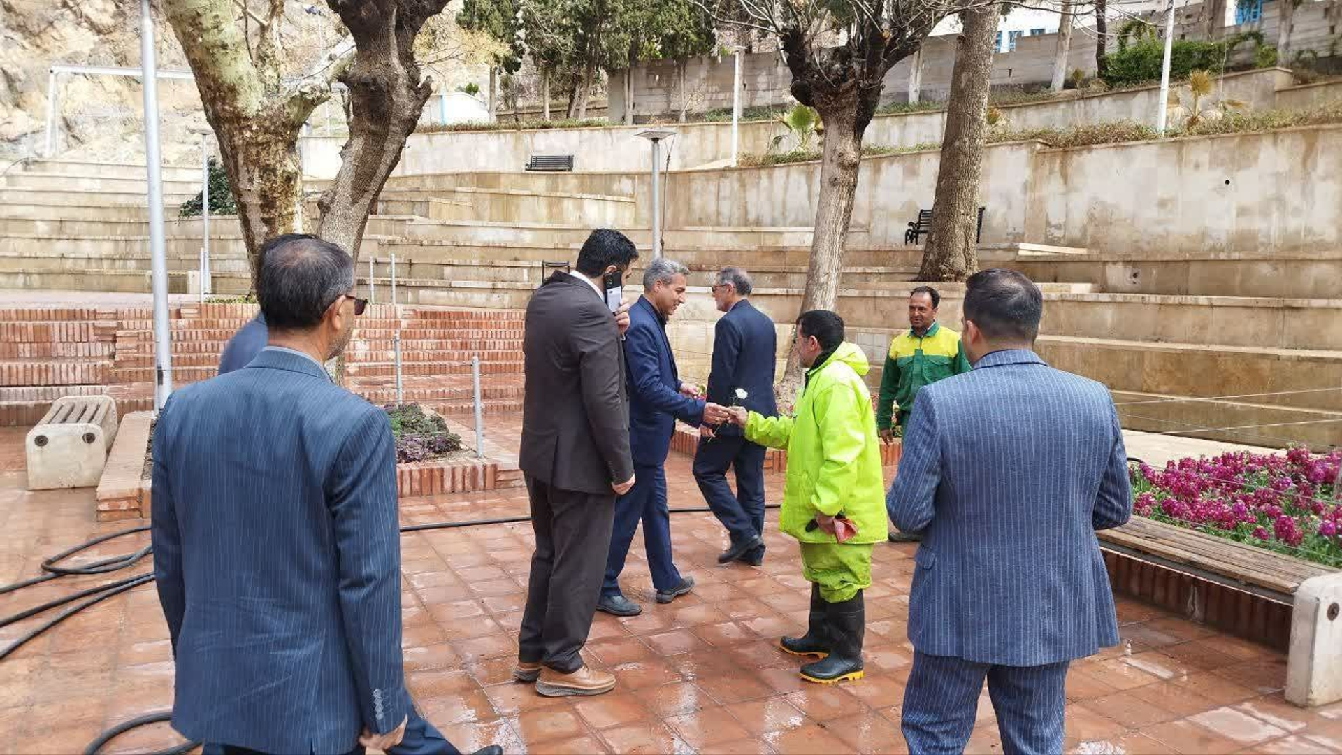 دیدار نوروزی و سرکشی از واحدهای خدمات‌رسان فعال در تعطیلات