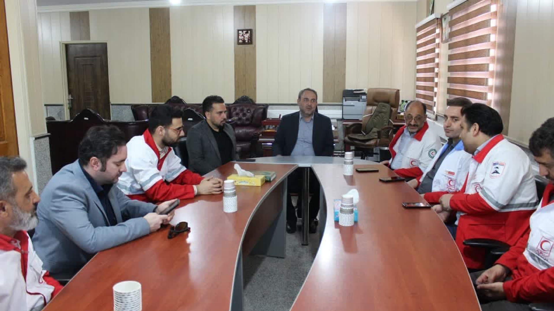 دیدار مدیر کل جمعیت هلال احمر با فرماندار