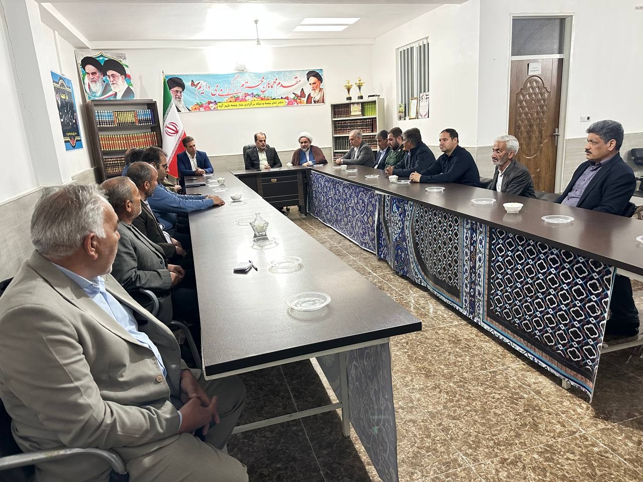 فرماندار ساوه:
هم‌افزایی و همدلی مسئولین در پیشبرد برنامه‌های منطقه و حل مشکلات مردم بسیار مؤثر و راه‌گشا است