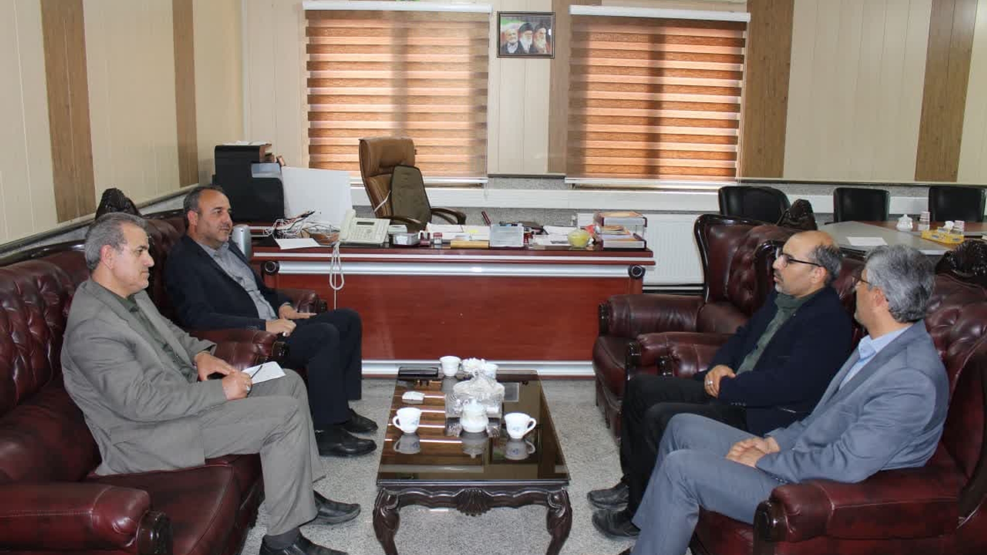 دیدار رئیس امور مالیاتی با فرماندار