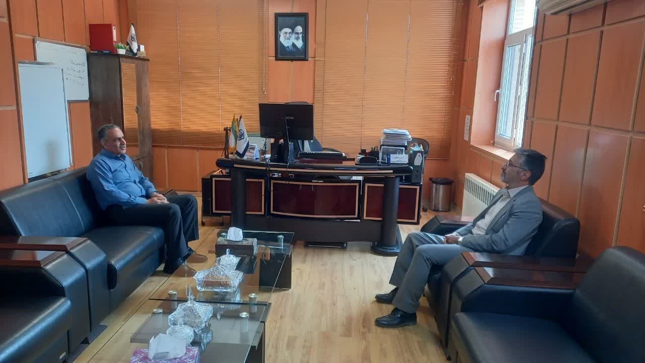 بازدید نصیری معاون سیاسی واجتماعی فرمانداری شهرستان اراک از اداره بیمه تامین اجتماعی شعبه یک اراگ