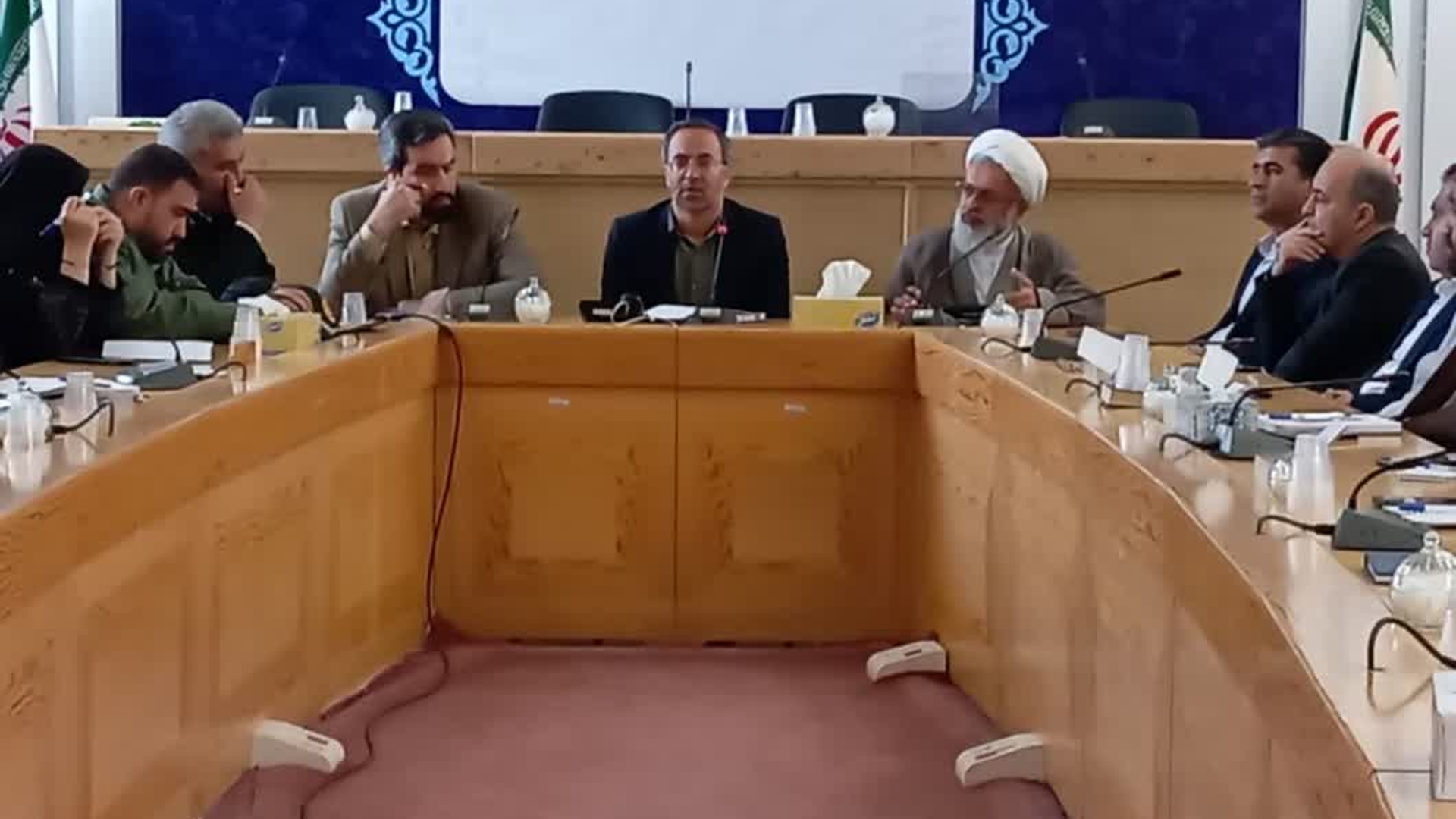 اولین جلسه شورای اداری شهرستان در سال جاری برگزار شد.

به گزارش روابط عمومی فرمانداری شهرستان تفرش اولین جلسه شورای اداری شهرستان به ریاست دکتر اتابکی فرماندار و با حضور دکتر اجرایی امام جمعه، اعضای شورای تامین، اعضای شورای اداری شهرستان در محل فرمانداری برگزار گردید.