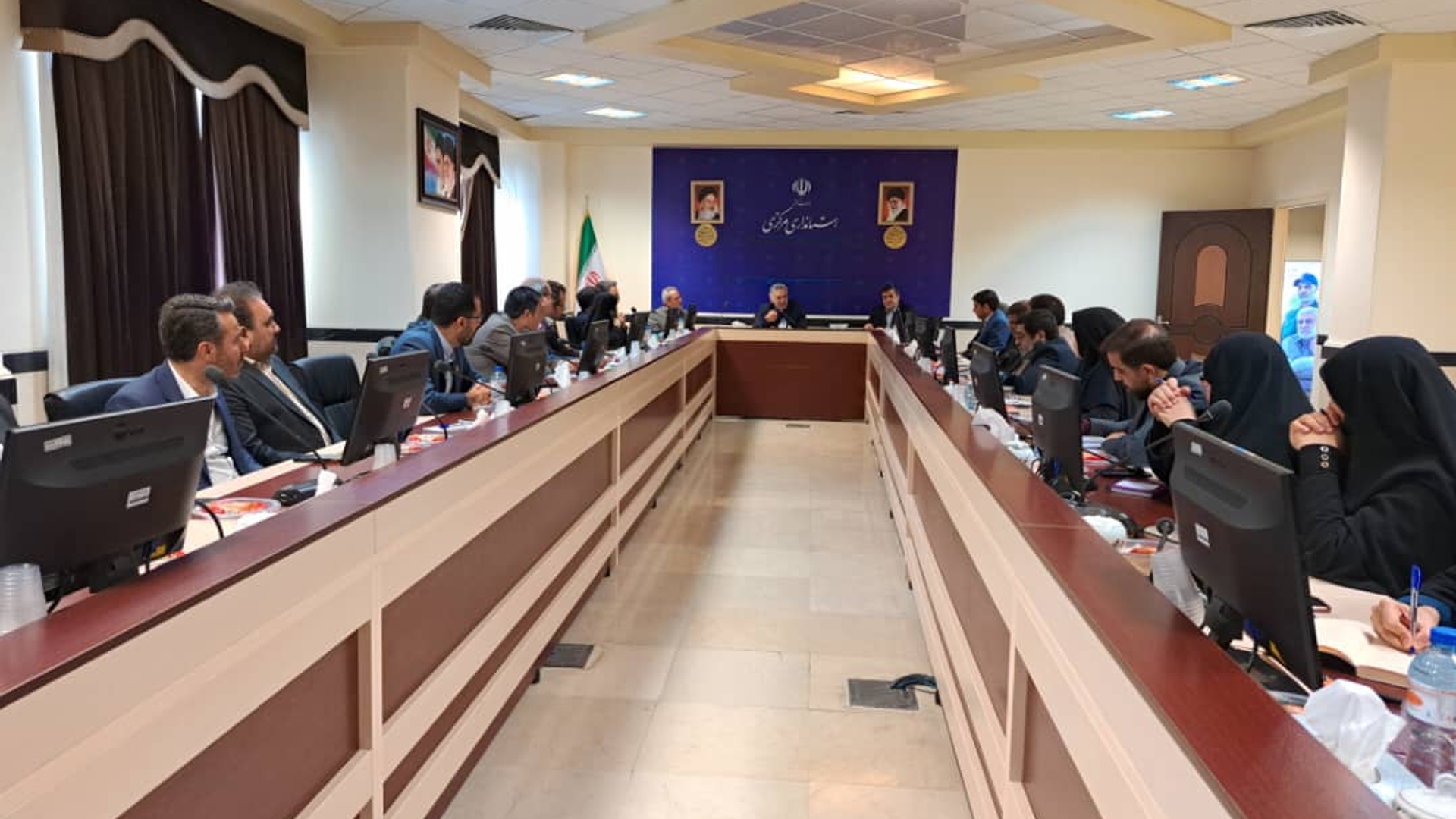 اولین جلسه کمیته رفاه