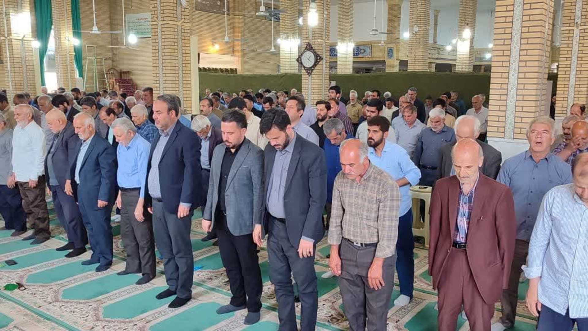 حضور فرماندار در نماز جمعه