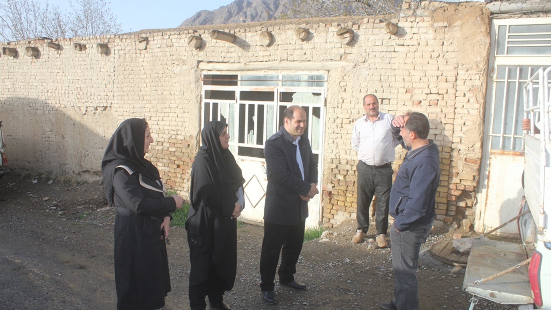 فرماندار از روستاهای حشمتیه و نیشهر شهرستان خمین بازدید کرد