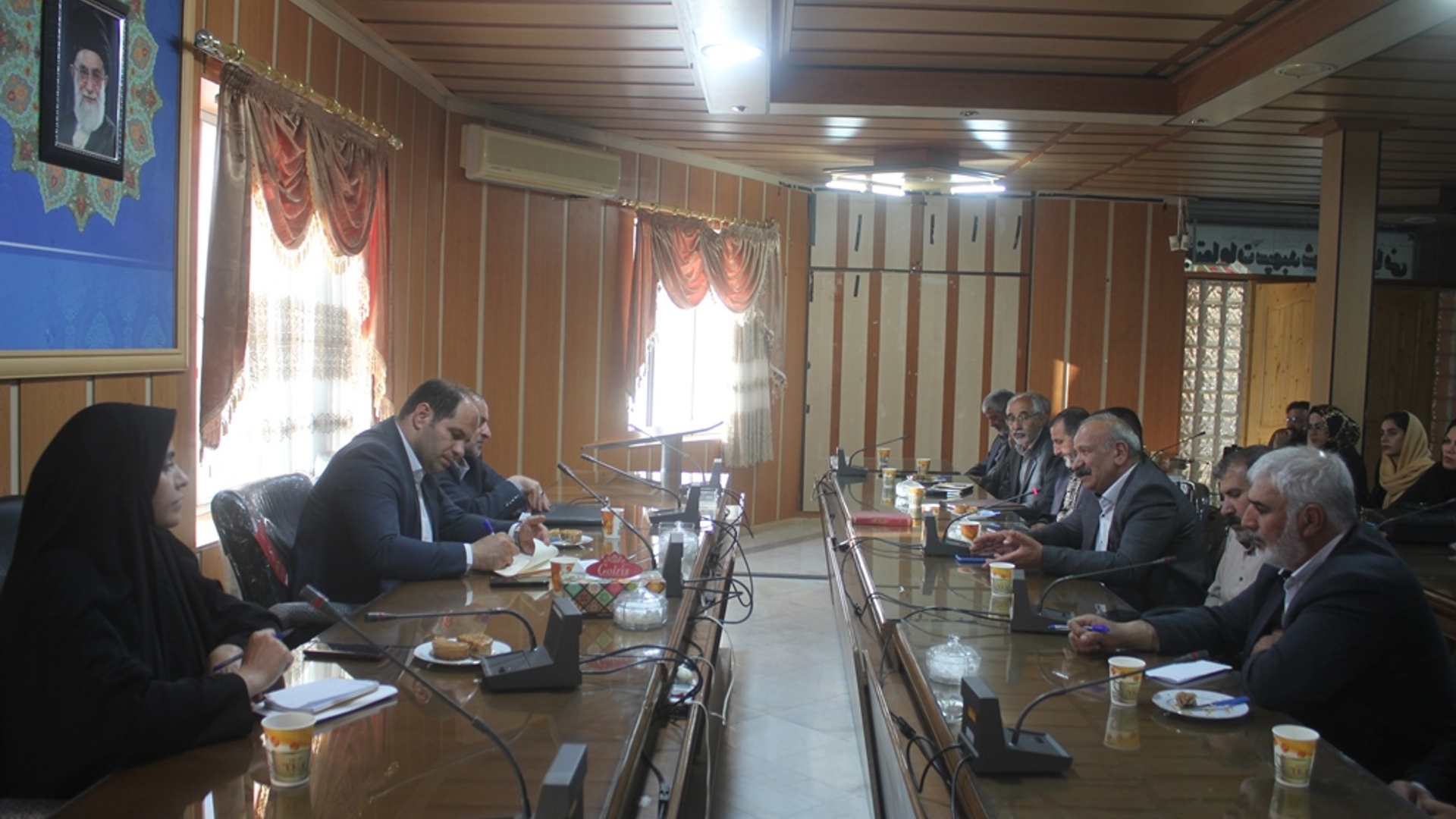 نشست هم اندیشی هنرمندان شهرستان خمین برگزار شد