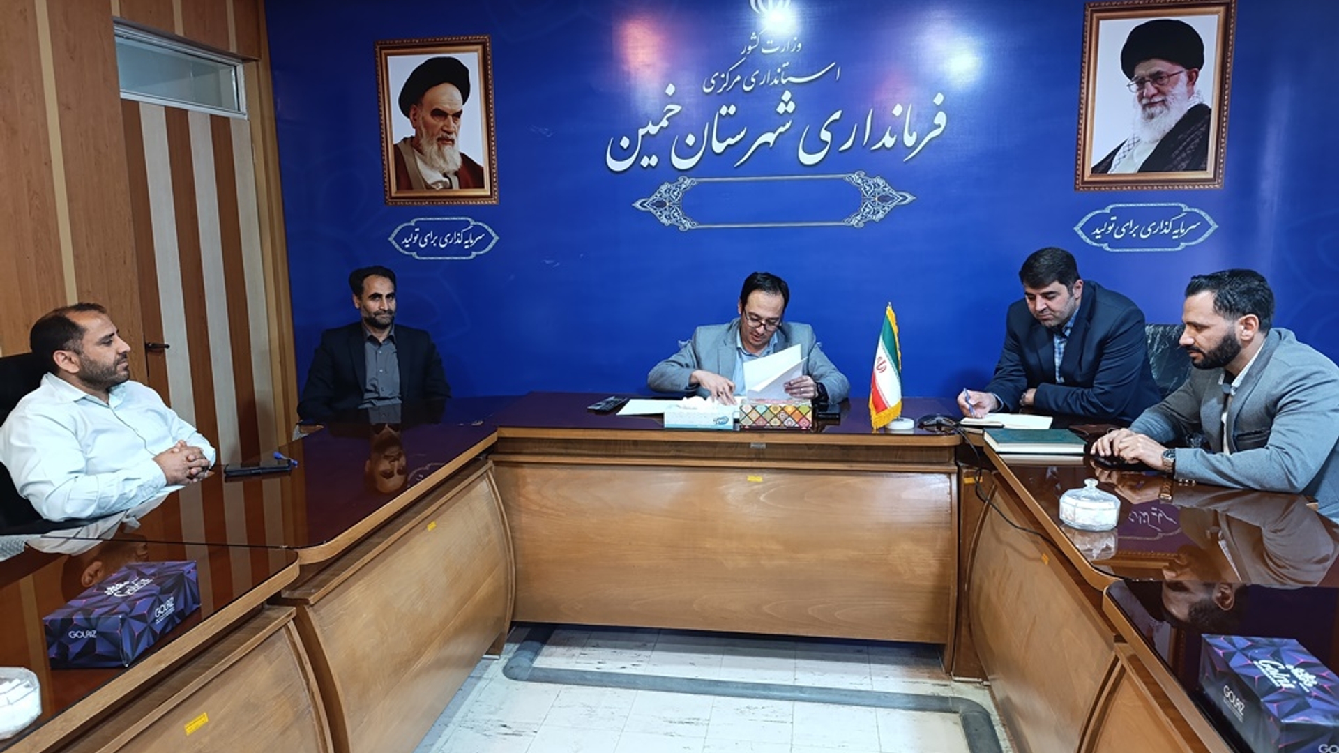 جلسه هماهنگی آماده سازی مستندات شاخص های ارزیابی عملکرد فرمانداری خمین در سال 1403 برگزار شد