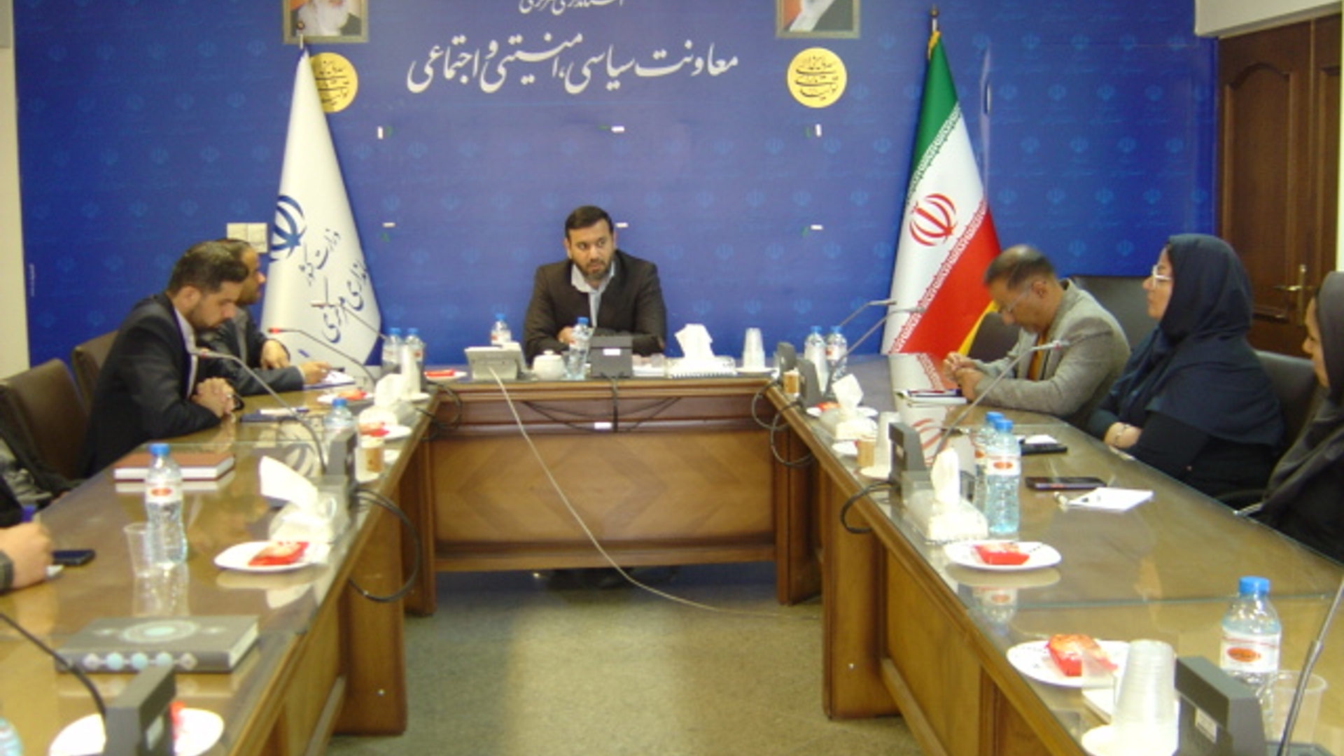 جلسه داخلی همکاران اداره کل امنیتی و انتظامی در ساعت 30/ 8 صبح روز سه شنبه مورخ 26/ 1/ 1404 به ریاست جناب آقای برنج زاده سرپرست اداره کل امنیتی و انتظامی برگزار شد.