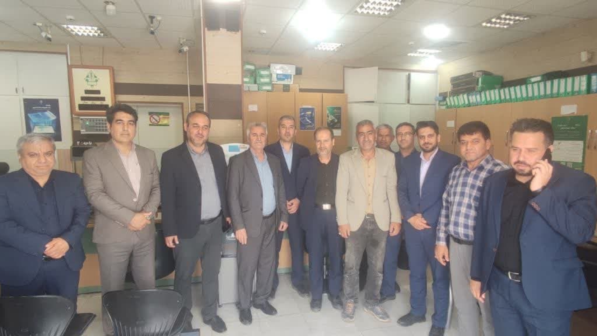 بازدید فرماندار از شعبه بانک کشاورزی  شهر خشکرود