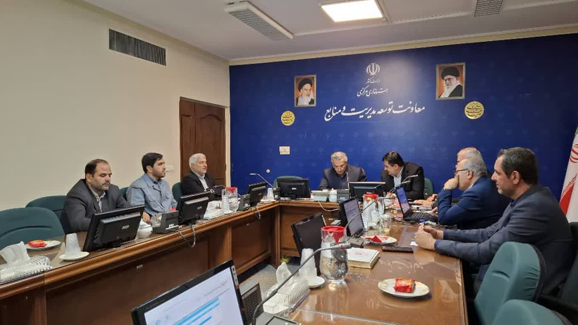 🔹جلسه کمیسیون مناقصات۳استانداری مرکزی در سال ۱۴۰۴ به ریاست علی میرزایی، معاون توسعه مدیریت و منابع استاندار و با حضور اعضای مربوطه برگزار و درخصوص مسایل مربوطه تصمیمات لازم اتخاذ گردید.