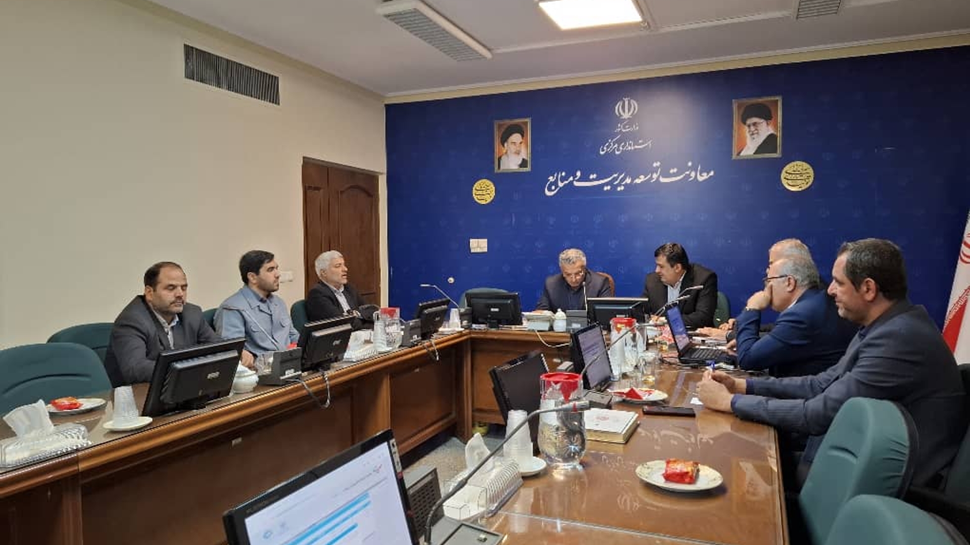 جلسه بازگشایی پاکات  مناقصه عمومی نیروی خدمات و پشتیبانی استانداری