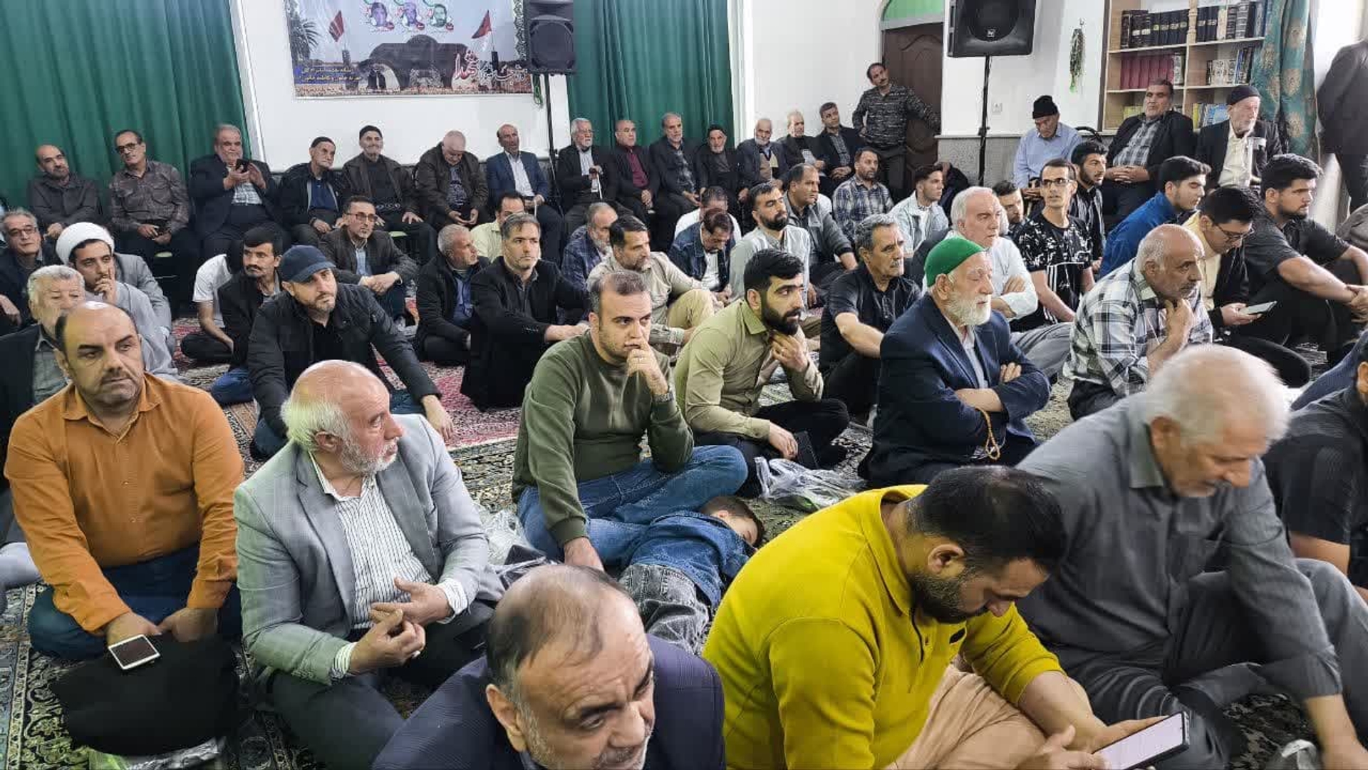 با حضور ابوالفضل قاسمی فرماندار،مهندس جلالی نماینده مردم دلیجان و محلات ، قناتی بخشدار مرکزی دلیجان ، سرهنگ صادقی فرمانده سپاه ناحیه دلیجان ، منصوری جانشین فرماندهی سپاه ناحیه دلیجان .خانواده محترم شهداءواهالی روستای سینقان با همکاری بنیاد شهیدشهرستان دلیجان،شورای اسلامی روستای سینقان ،دهیاری سینقان درمحل امامزادگان حضرات حوریه وکاظمه خاتون برگزارشد