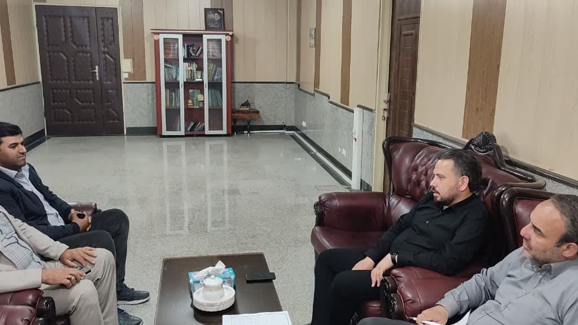 دیدار رییس شورای اسلامی و دهیار روستای چهارحد با فرماندار