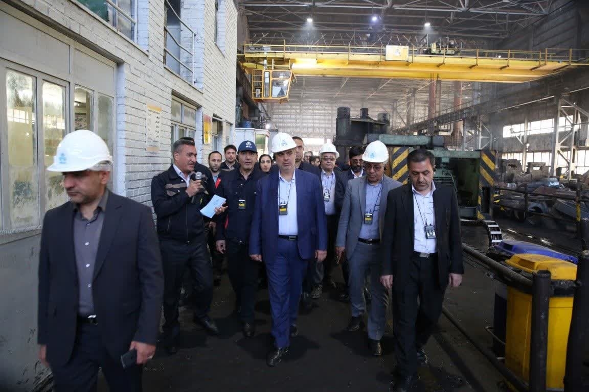 رویدادهای "روز همت اقتصادی" در یک نگاه/ بازدید از صنایع و نشست‌های تخصصی استاندار مرکزی با صنعتگران