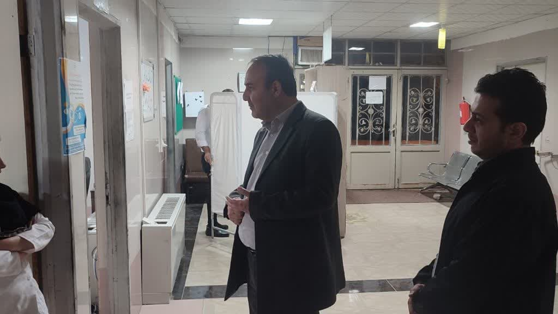 بازدید فرماندار از درمانگاه شبانه روزی شهدای آسیابک