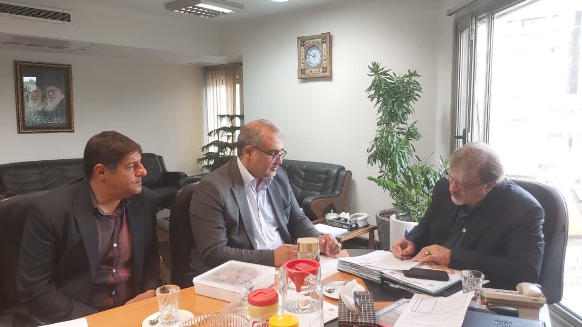 پیگیری تحقق تخصیص و جذب اعتبارات پروژه های عمرانی و زیرساختی شهرداری آشتیان در دیدار با معاون توسعه منابع و پشتیبانی سازمان شهرداریها و دهیاری های کشور