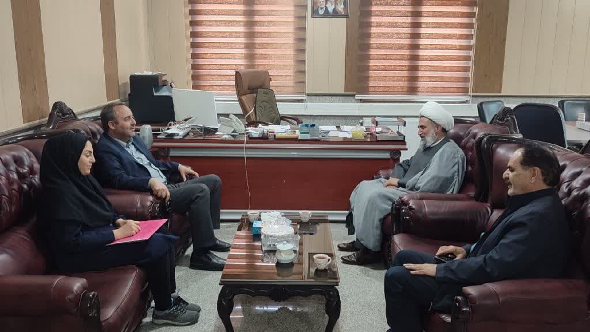 ملاقات مردمی و دیدار چهره به چهره فرماندار با مردم شهرستان