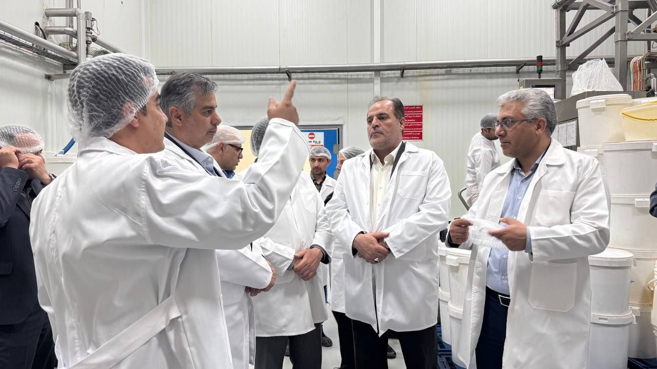 بازدید استاندار مرکزی از صنایع غذایی مزمز ایرانیان در چارچوب برنامه روز «#همت_اقتصادی»