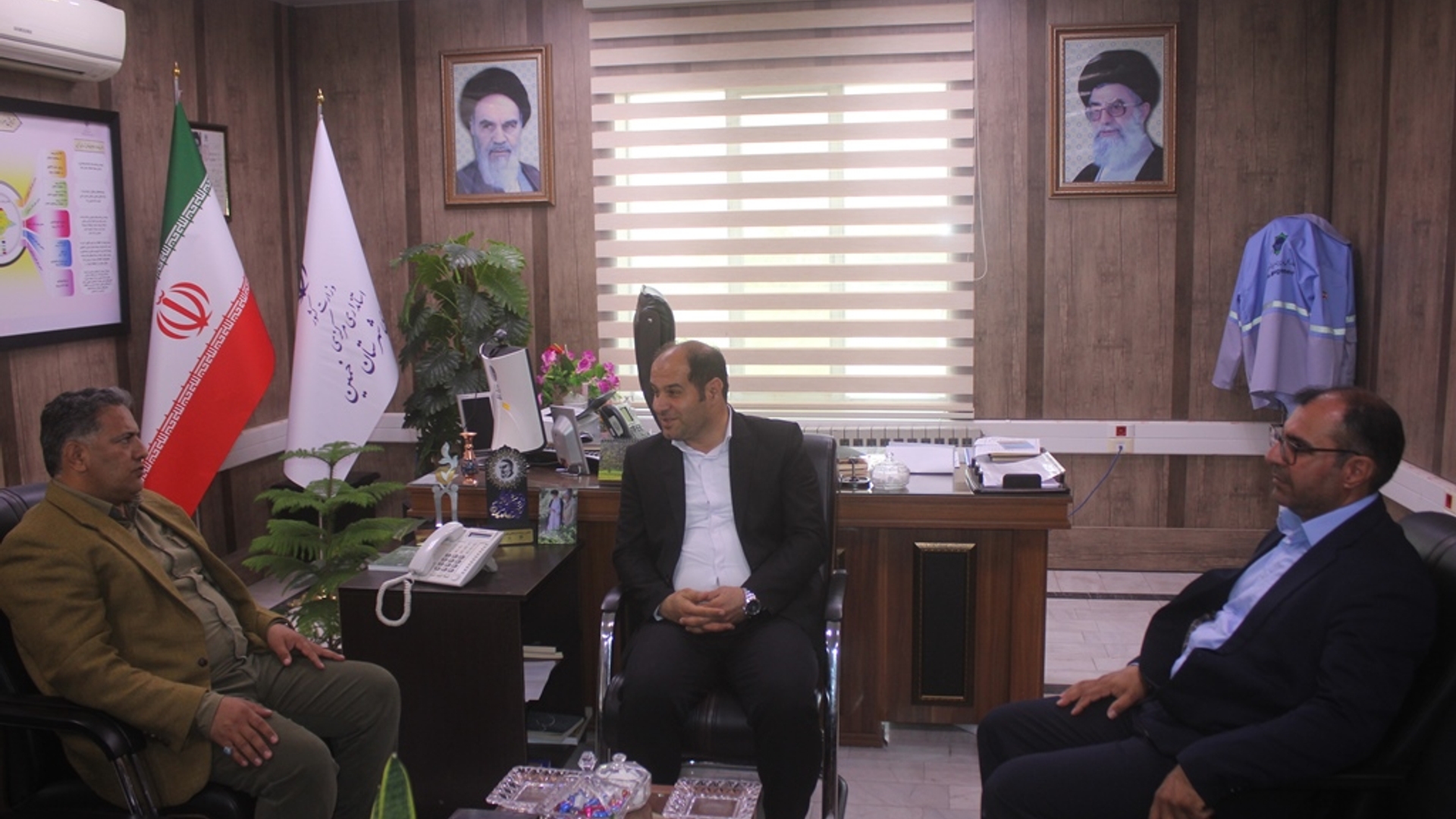 نشست مدیرکل میراث‌فرهنگی، گردشگری و صنایع‌دستی استان با فرماندار شهرستان خمین