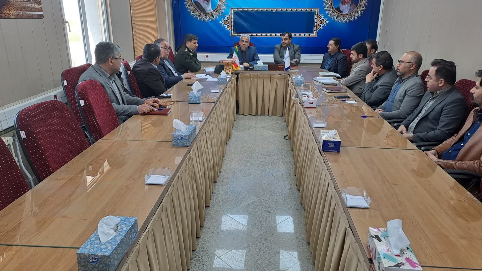 جلسه مبارزه با قاچاق و کالا ارز شهرستان با حضور اکبری دبیر کمیسیون مبارزه قاچاق کالا و ارز استان