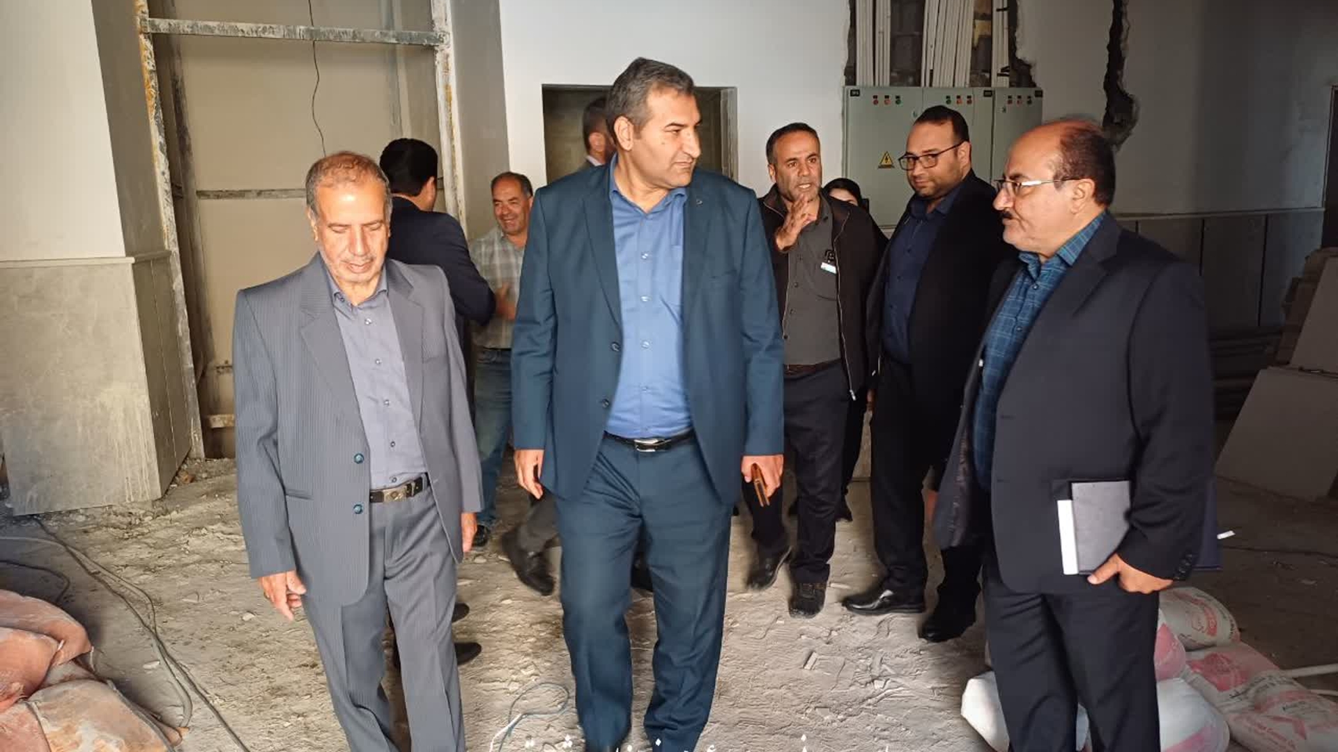 بازدید دکتر مددی فرماندار شهرستان به اتفاق نماینده دفتر دکتر جمالیان در شهرستان کمیجان