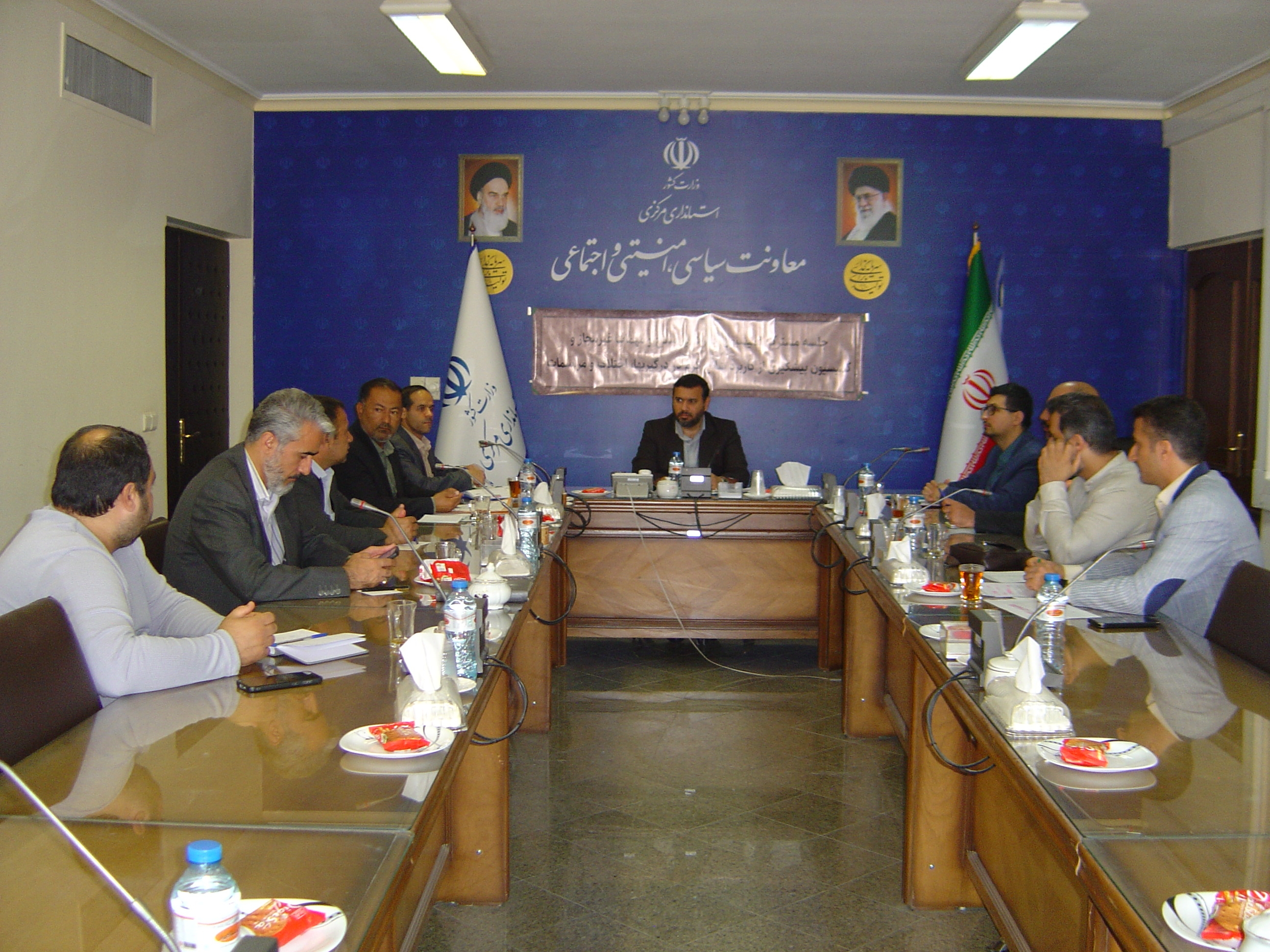 جلسه کمیسیون نظارت بر سلاح و مهمات غیر مجاز مشترک با کمیسیون پیشگیری از کاربرد سلاح گرم در درگیری ها، اختلافات و مراسمات استان