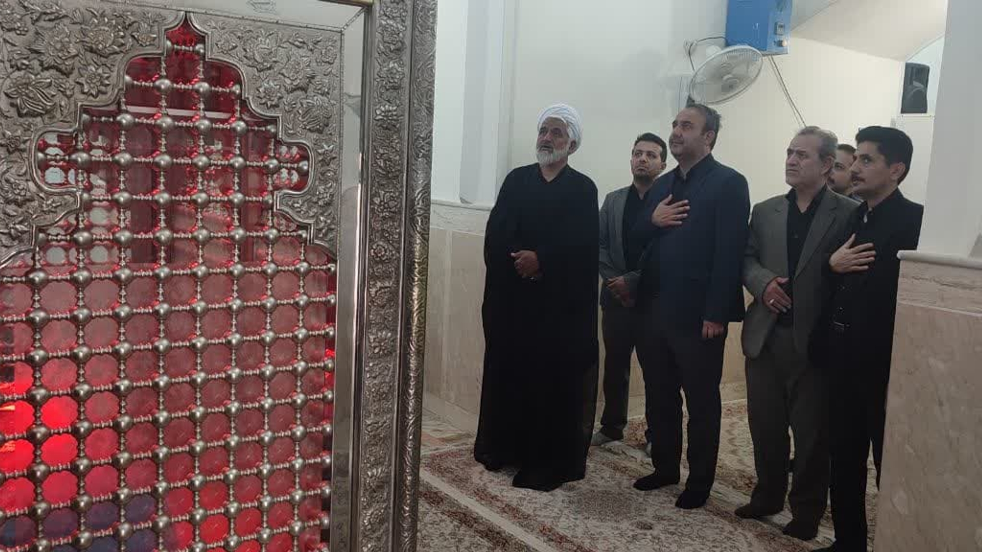 حضور فرماندار در امام زاده سید منصور شهر مأمونیه