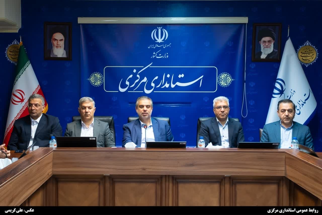 استاندار مرکزی: تغییرات مدیریتی در یک سازمان پویایی و انگیزه ایجاد می‌کند