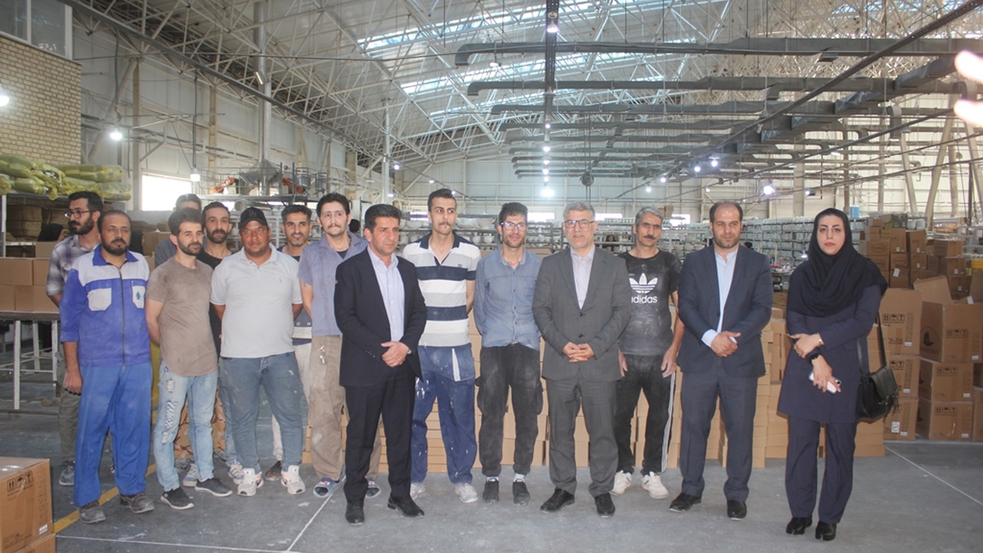 معاون سیاسی ، امنیتی و اجتماعی استاندار از شرکت ویستا اعتماد ایرانیان خمین بازدید کرد